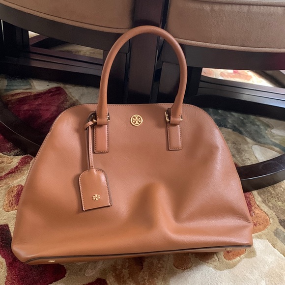 Tori Burch - Picture 1 of 4